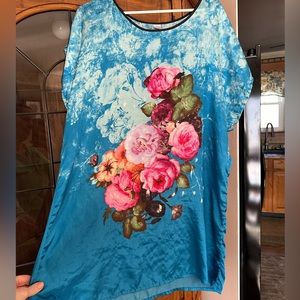 Medium Nightgown. MUST BE BUNDLED (T)